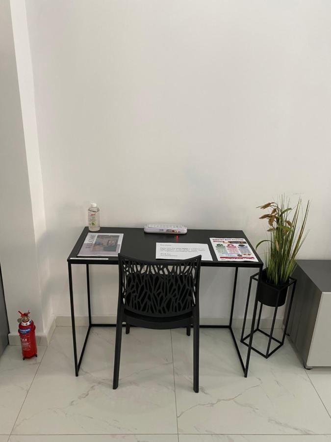 Seaside Apartment In Gzira Luaran gambar