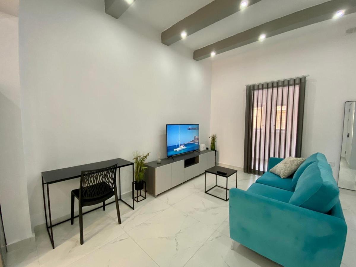 Seaside Apartment In Gzira Luaran gambar
